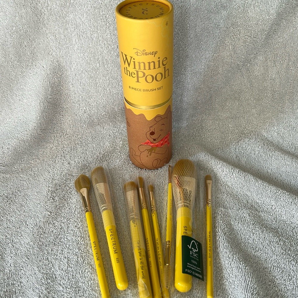 Spectrum Limited Edition Winnie the Pooh Makeup Brush Collection 8 Piece Set New